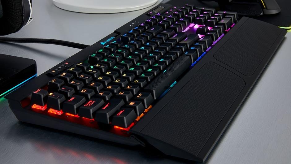 Corsair K70 RGB MK.2