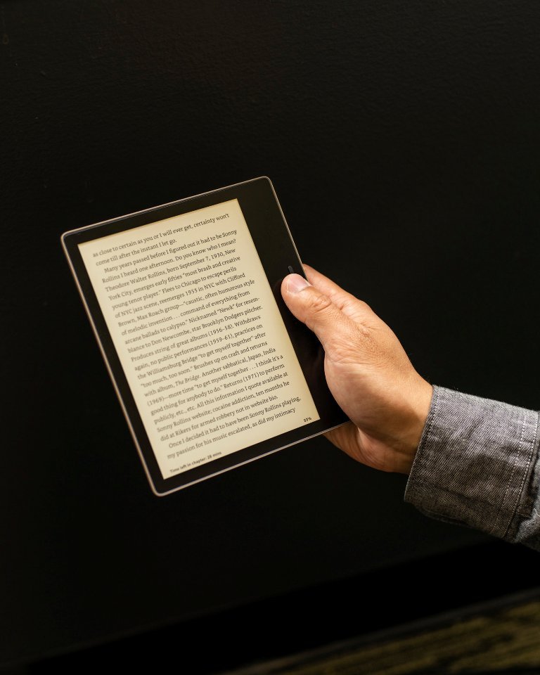 Amazon Kindle Oasis (2019) Review